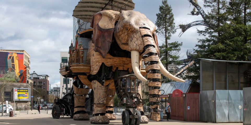Éléphant mécanique géant des Machines de l'île de Nantes
