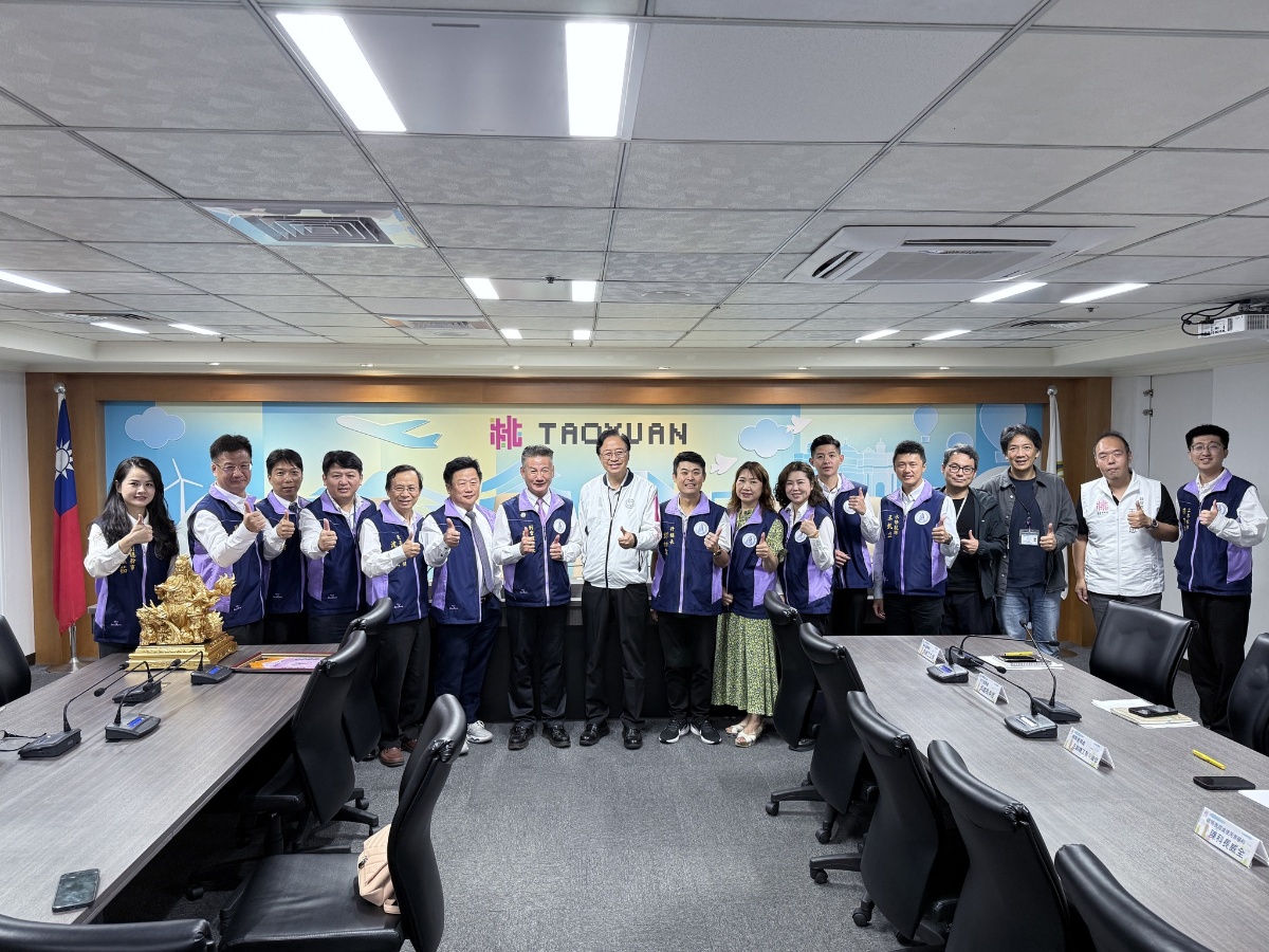 🔔【攜手桃園市府 張善政市長及市府團隊:翻轉市容、落實居住正義—危老協會與桃園住發中心展開合作】🔔