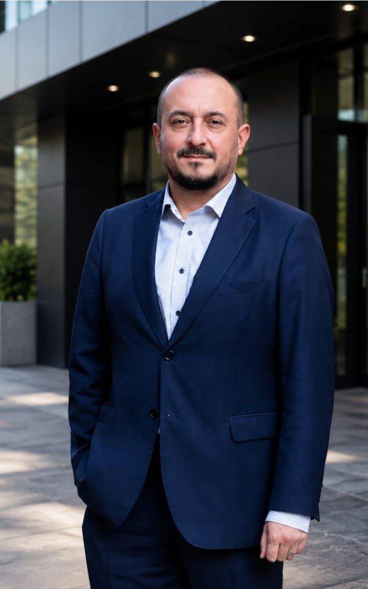 Ricardo Pizarro, Defensor Nacional del Contribuyente, retrato profesional