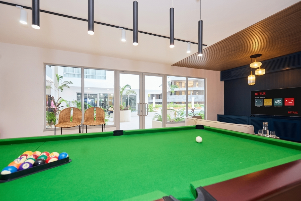 Library & Pool Room - Detail