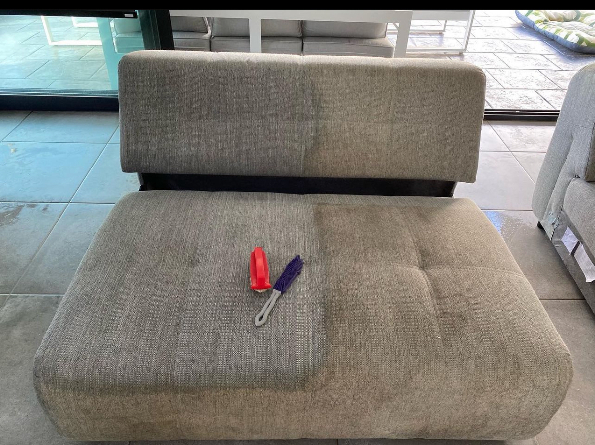 Sofá gris de exterior