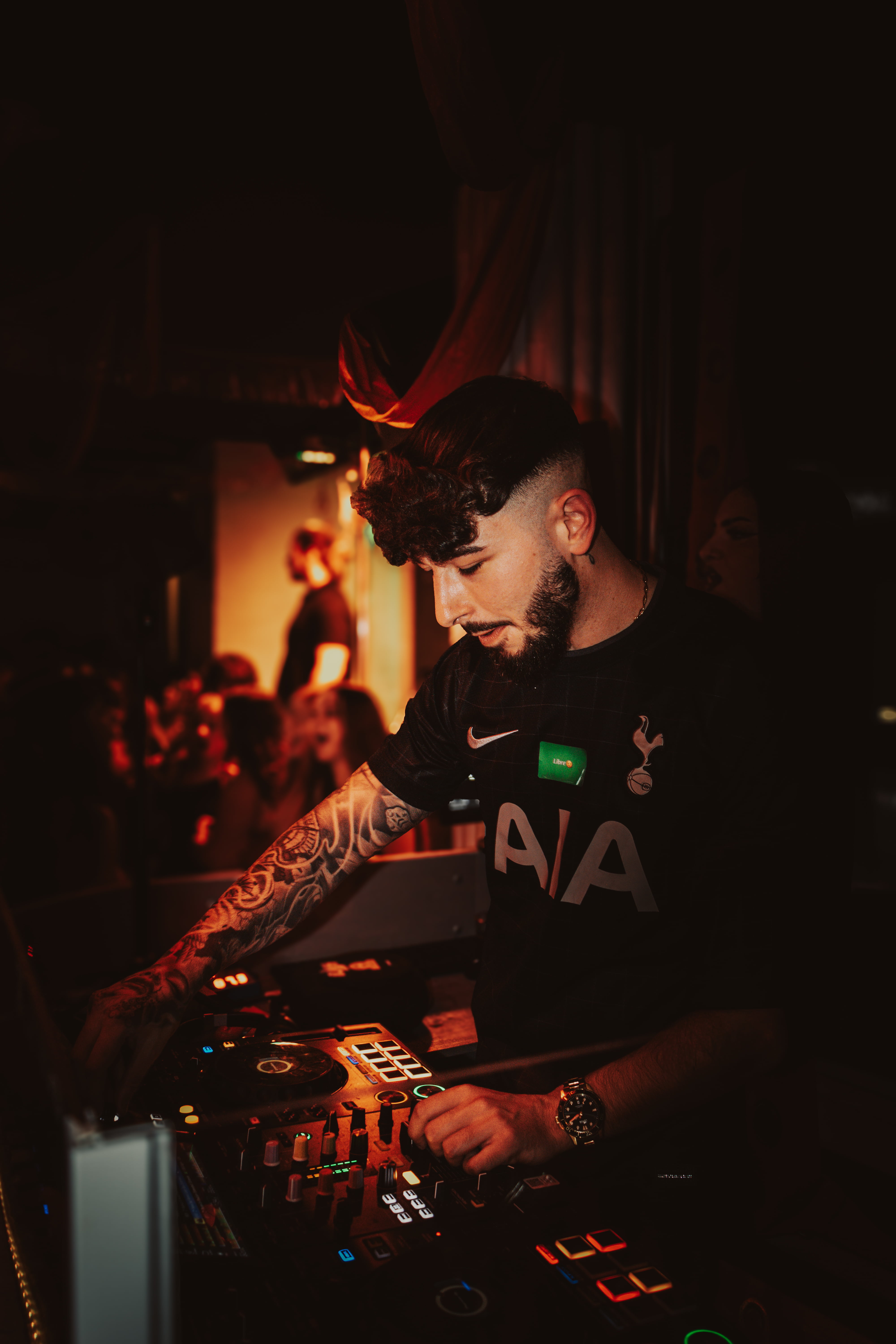 BorjaVisuals — Neon Pulse — Fotografía DJ Sessions