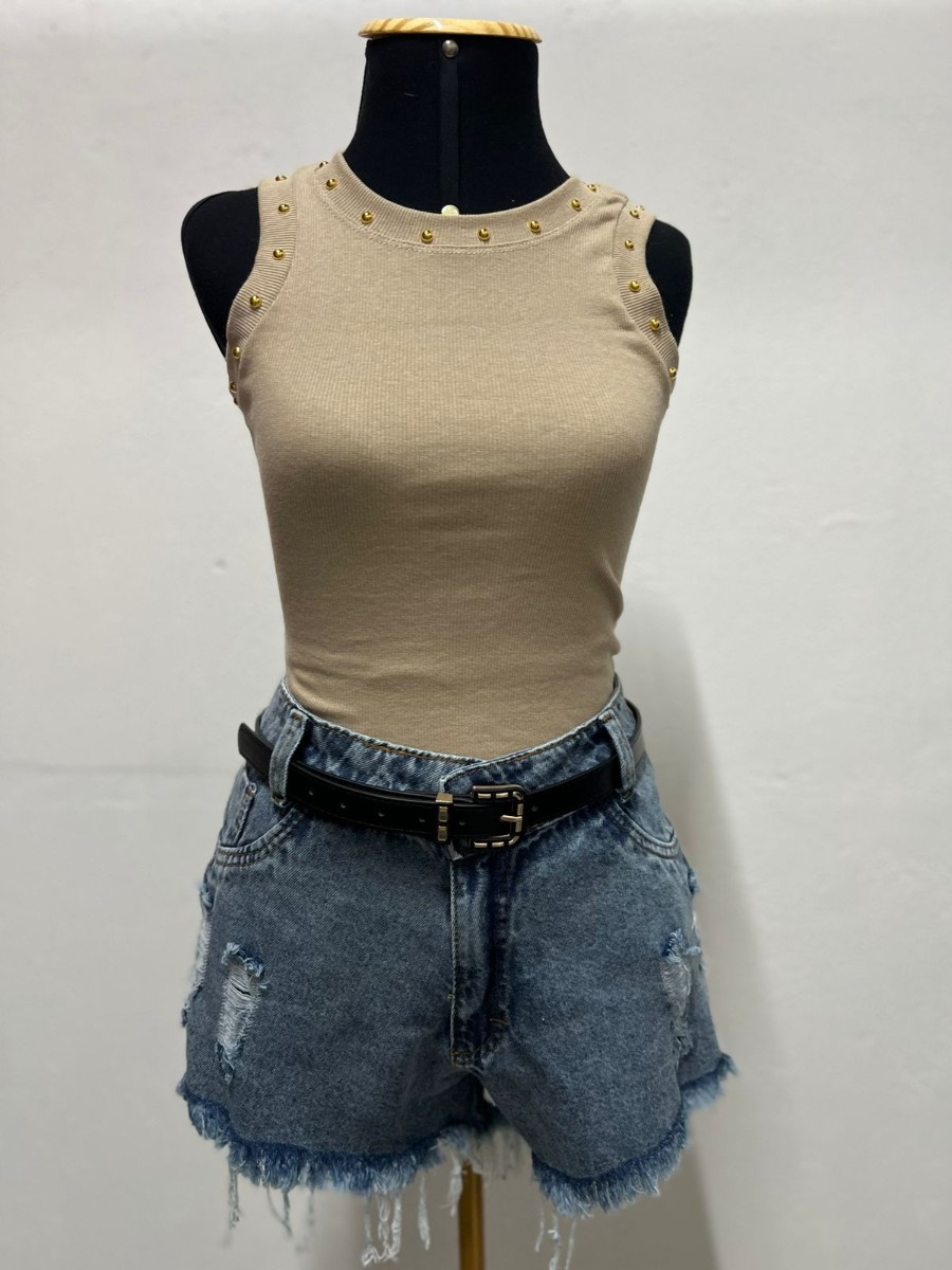 Blusa Regata com Tachas Douradas