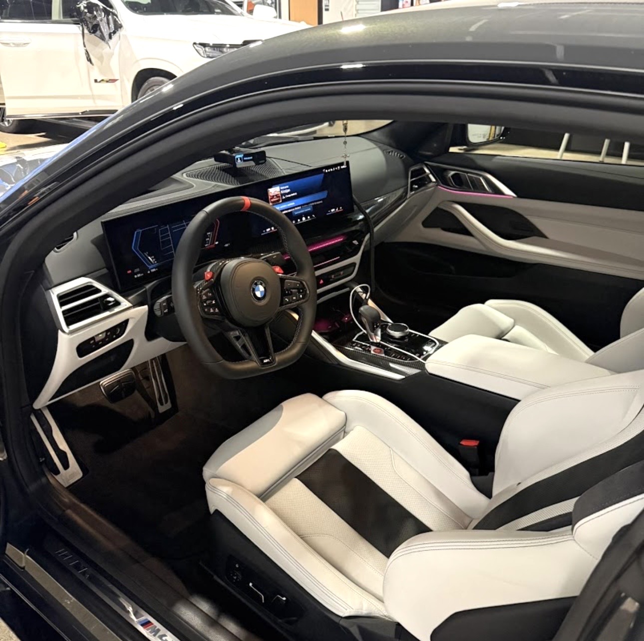 Dukaj Customs Interior