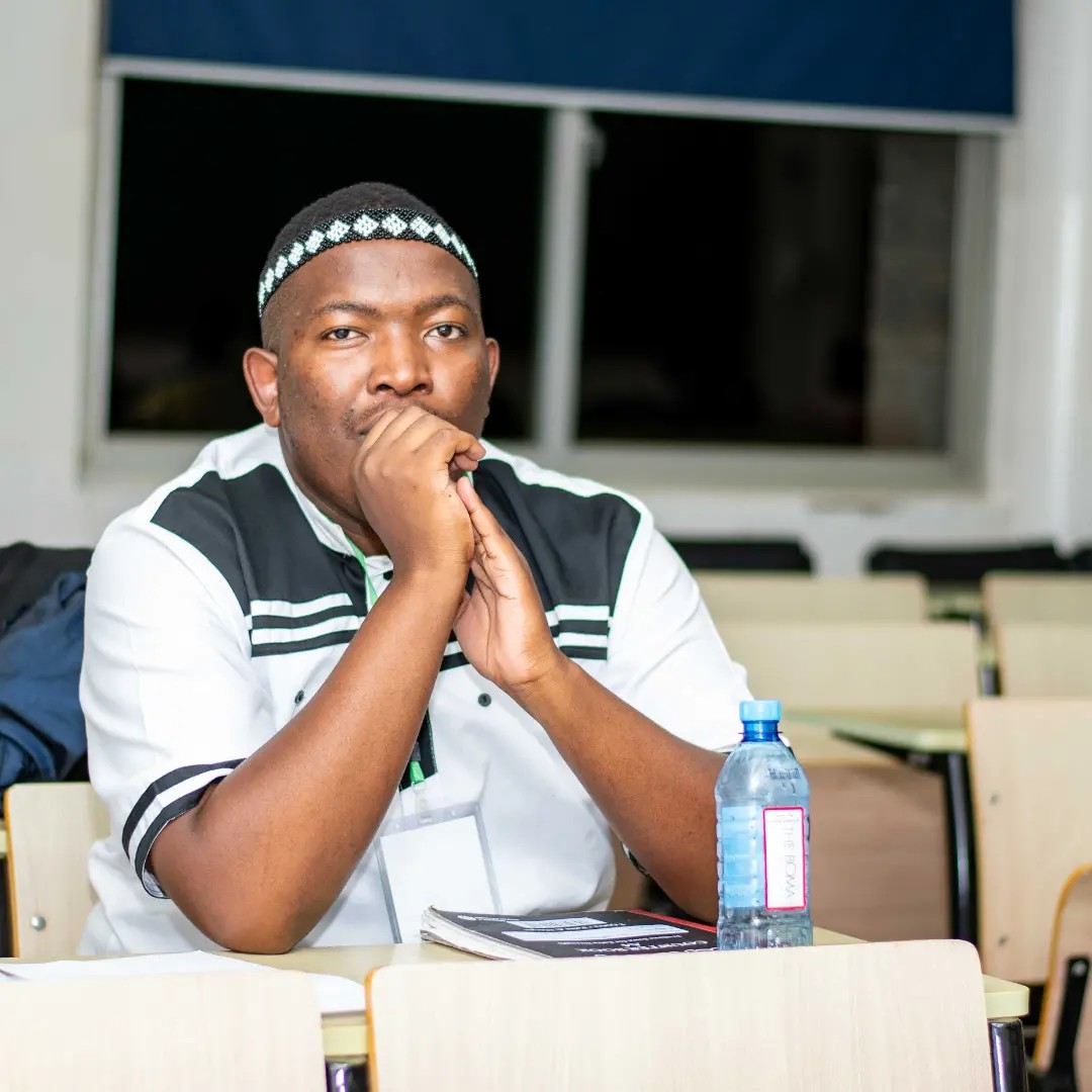 Xola Twayise - Professional Designer