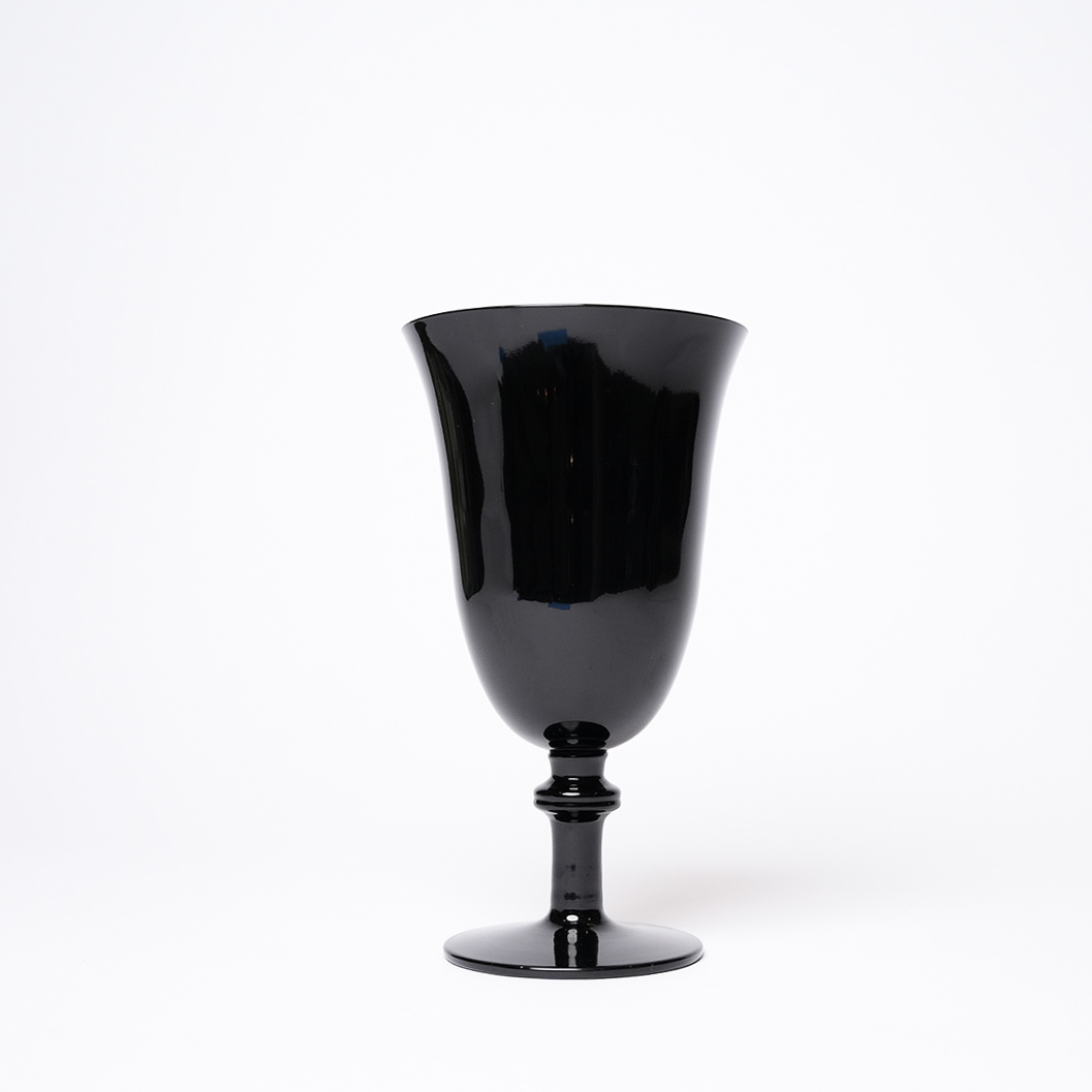 Sacra Black Water Glass