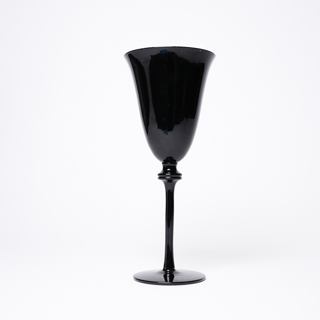 Sacra Black Red Wine Glass