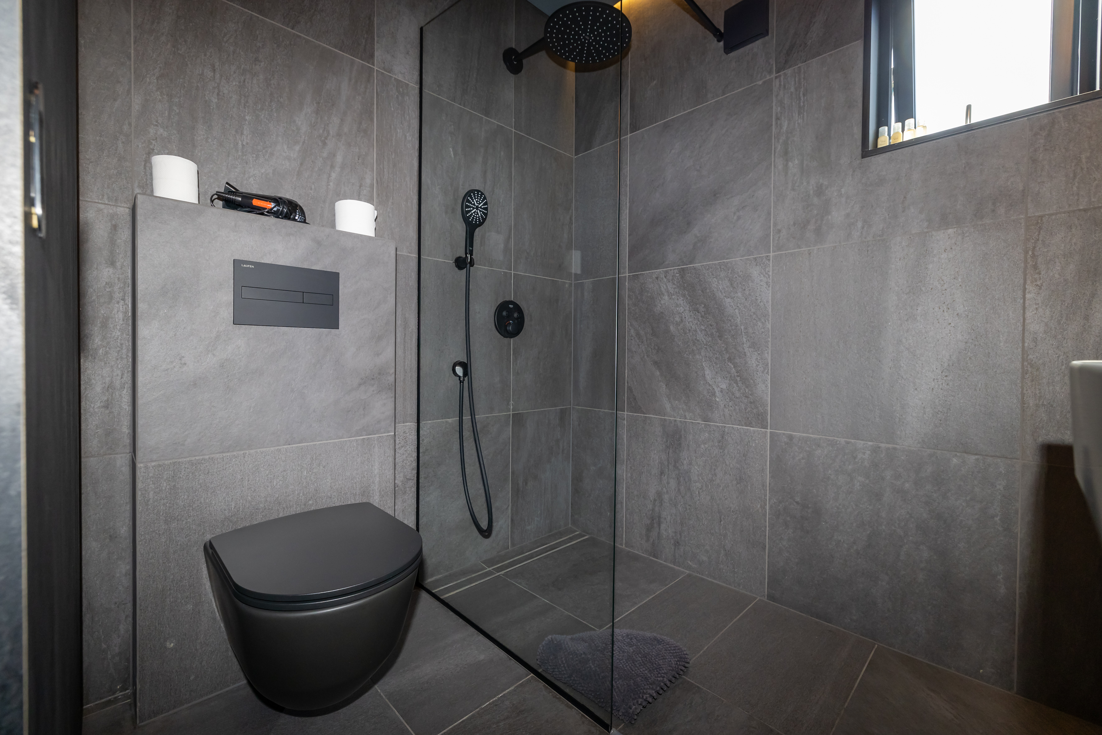 Studio Suite - Bathroom