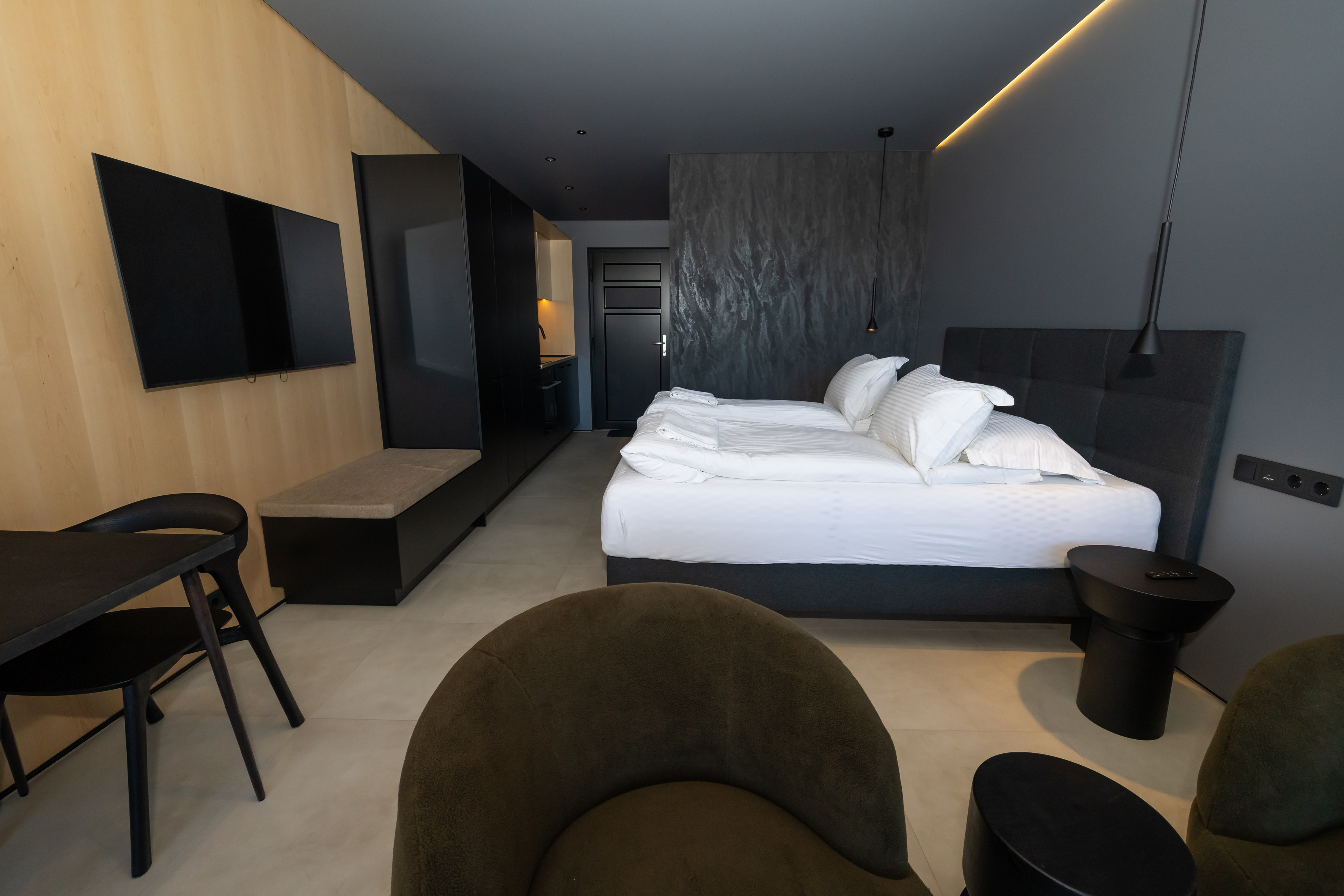 Studio Suite - Interior