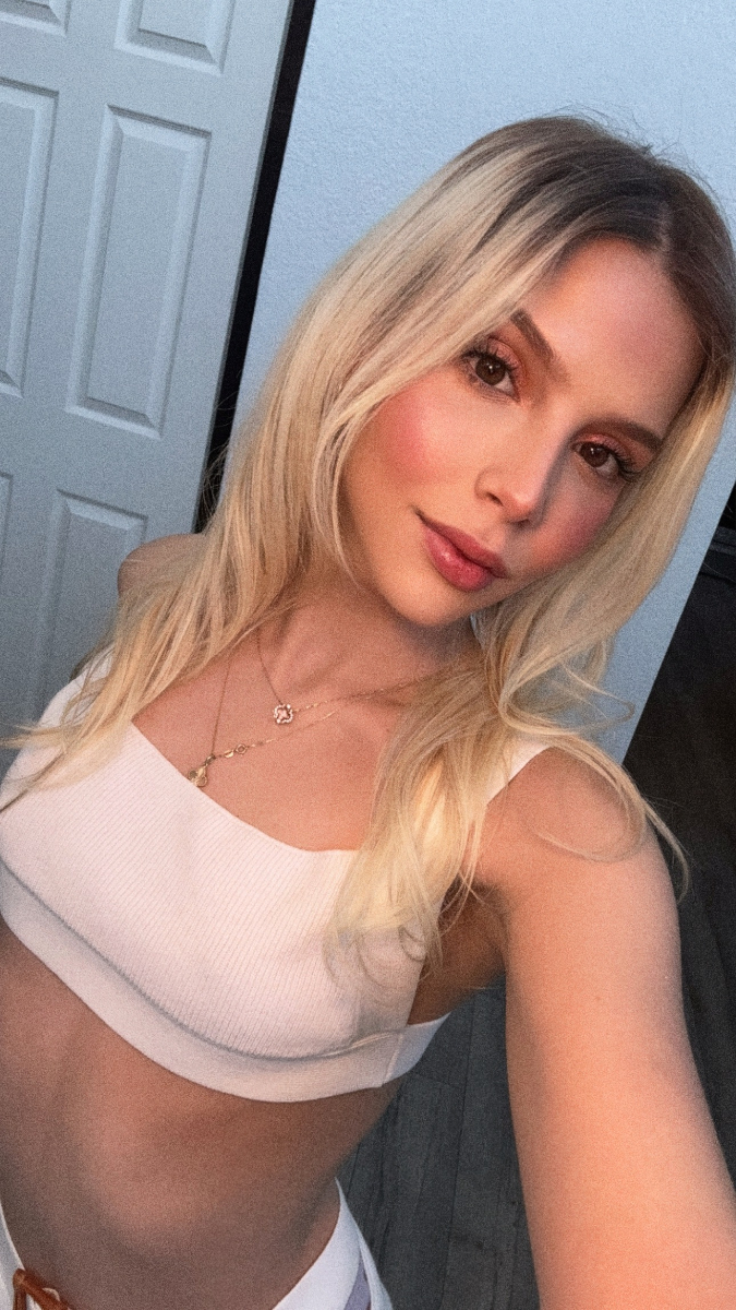 Isabella Laurent elite escort Denver – natural beauty companion portrait