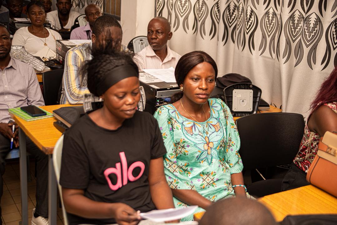 Participantes attentives lors des sessions de l'atelier
