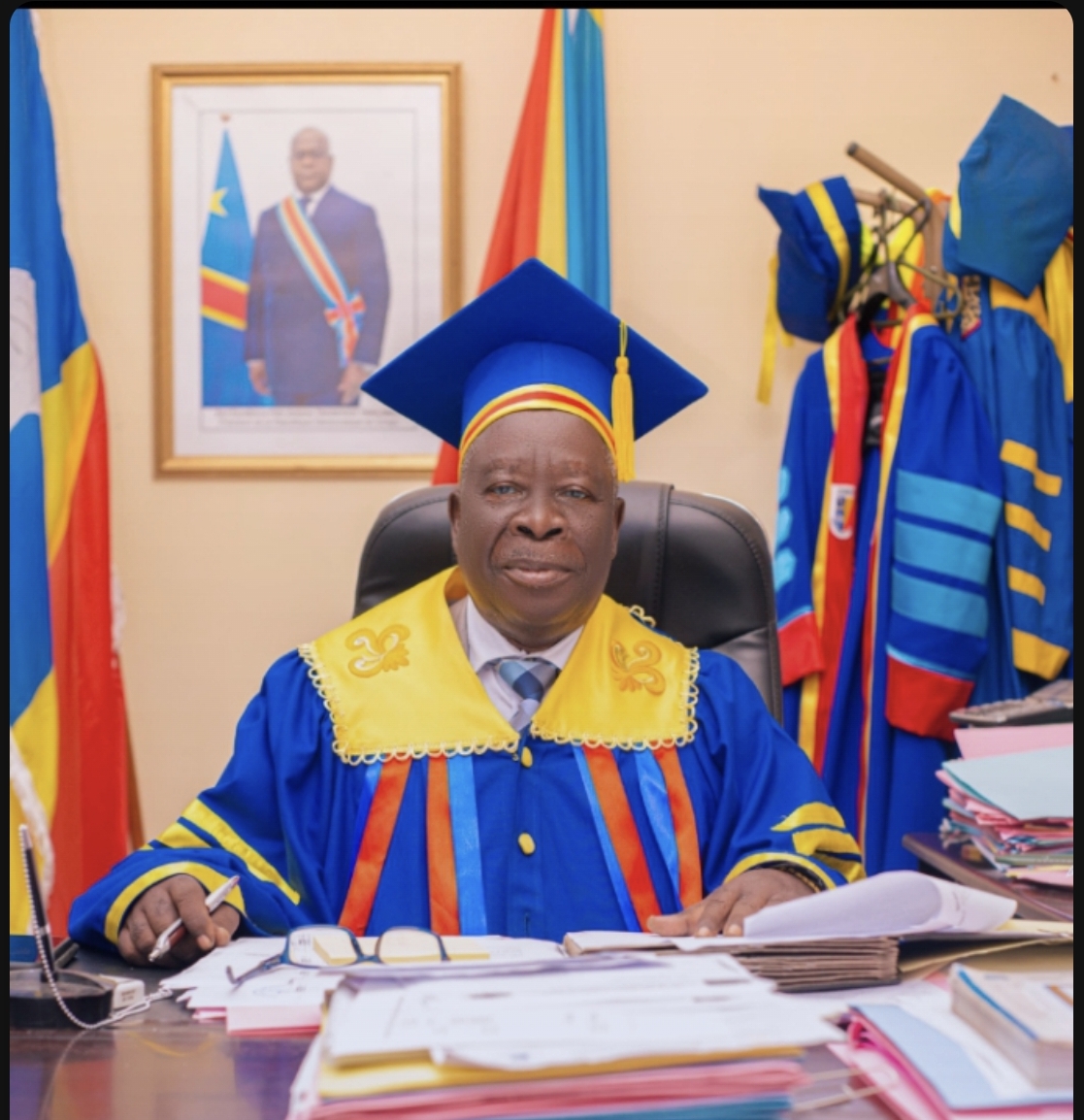 Prof. Émérite Bruno LAPIKA DIMOMFU