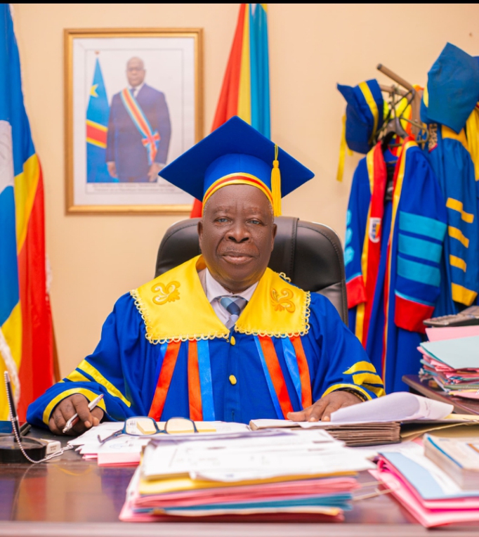 Professeur Bruno Lapika Dimomfu