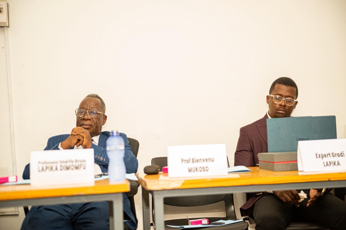 Prof. Émérite Bruno Lapika Dimomfu et Expert Gradi Lapika — membres du présidium