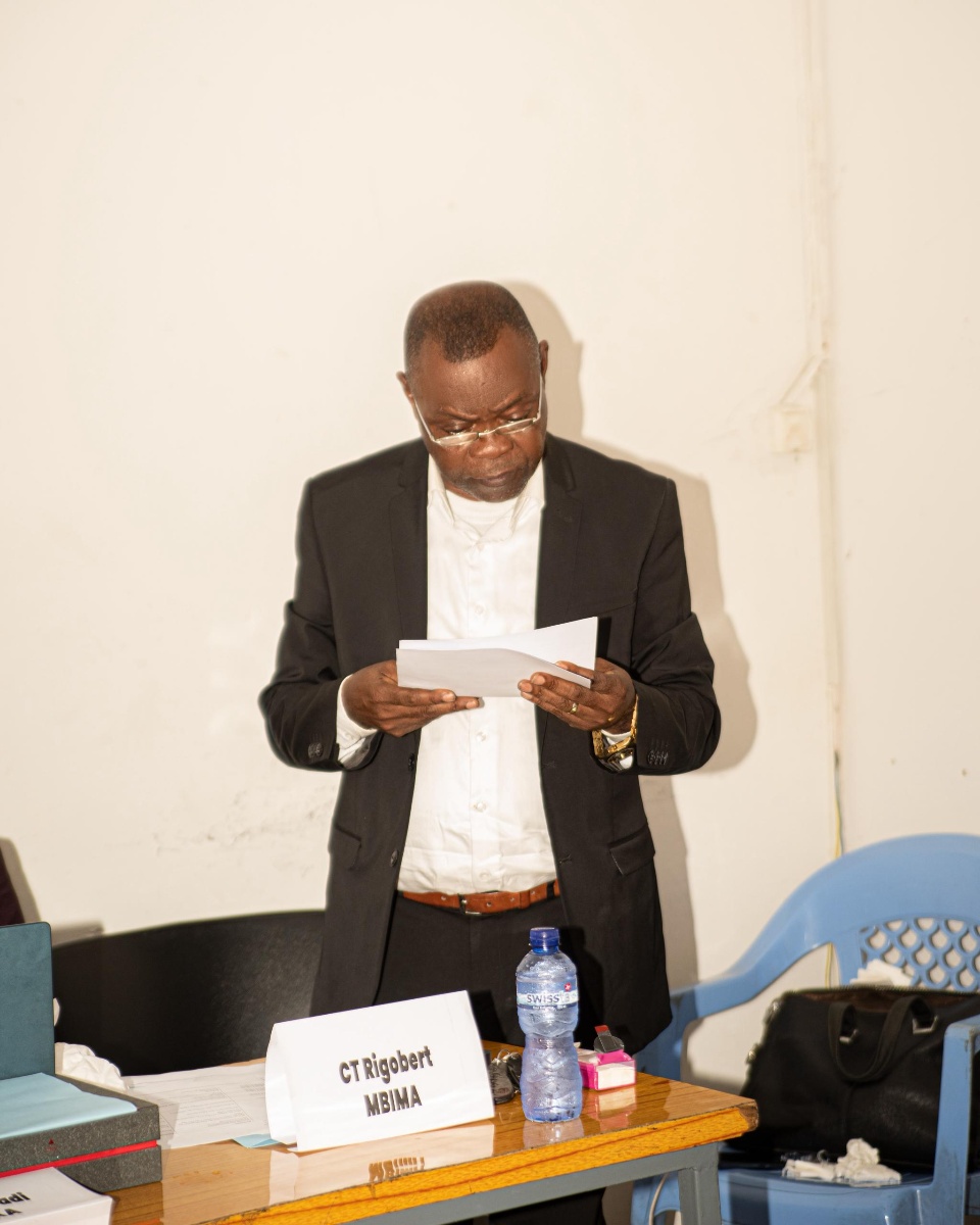 CT Rigobert Mbima en intervention devant l'assemblée