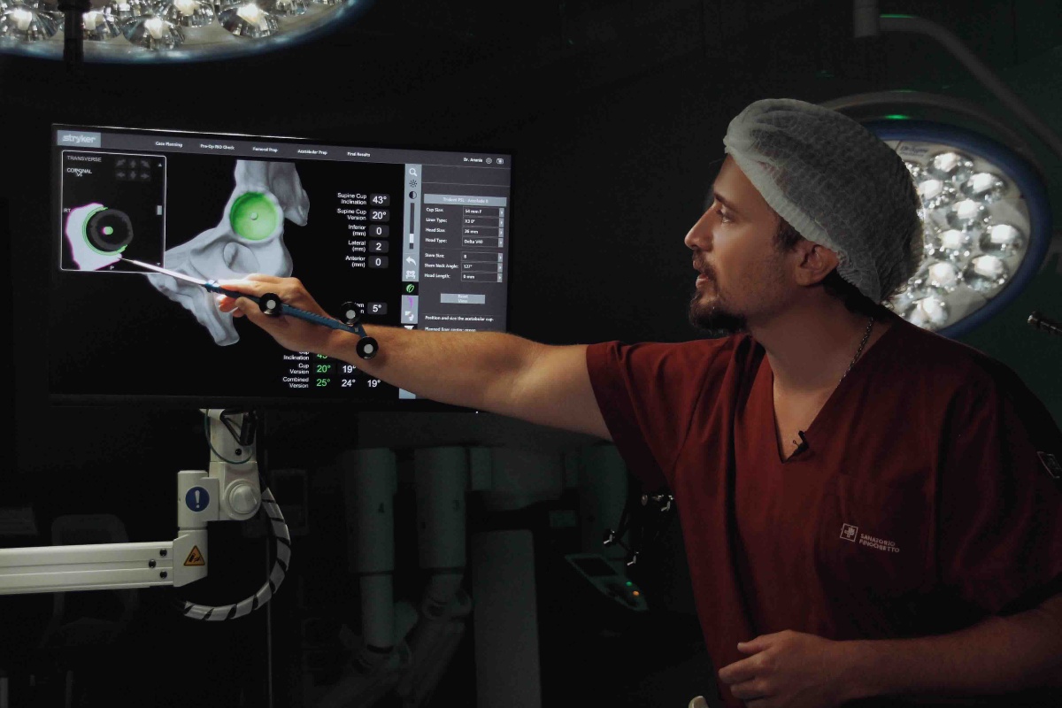 Reemplazo total de cadera con cirugía robótica MAKO - Planificación 3D personalizada y posicionamiento submilimétrico del implante