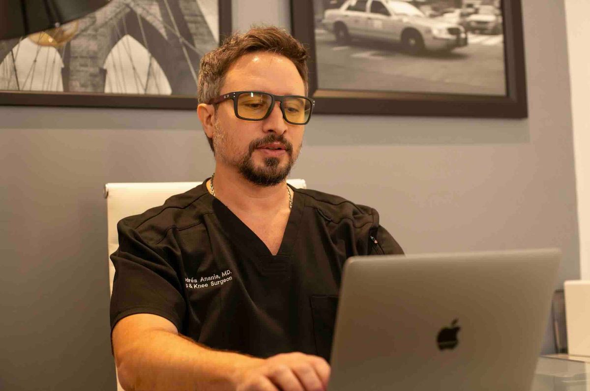 Consultorio médico moderno del Dr. Andrés Anania - Buenos Aires