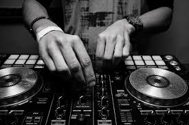 DJ