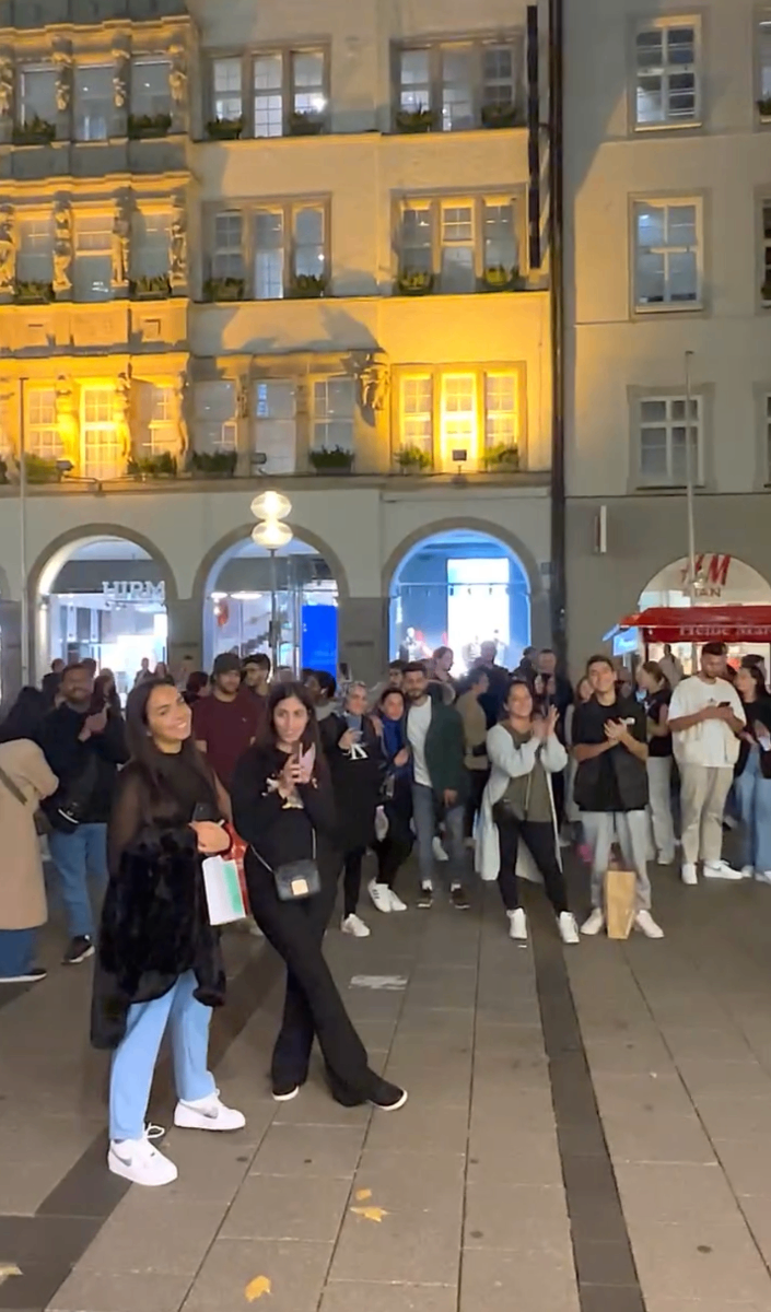 Zurich Street Performance - The King of Balance Street show performance location in Zurich, Switzerland