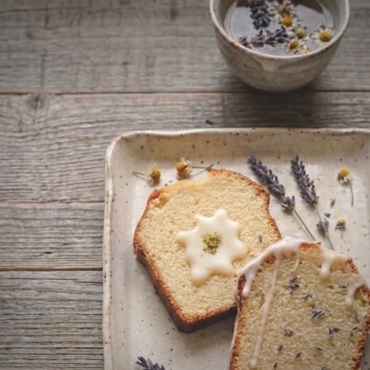 ラベンダーとカモミールのパウンドケーキ