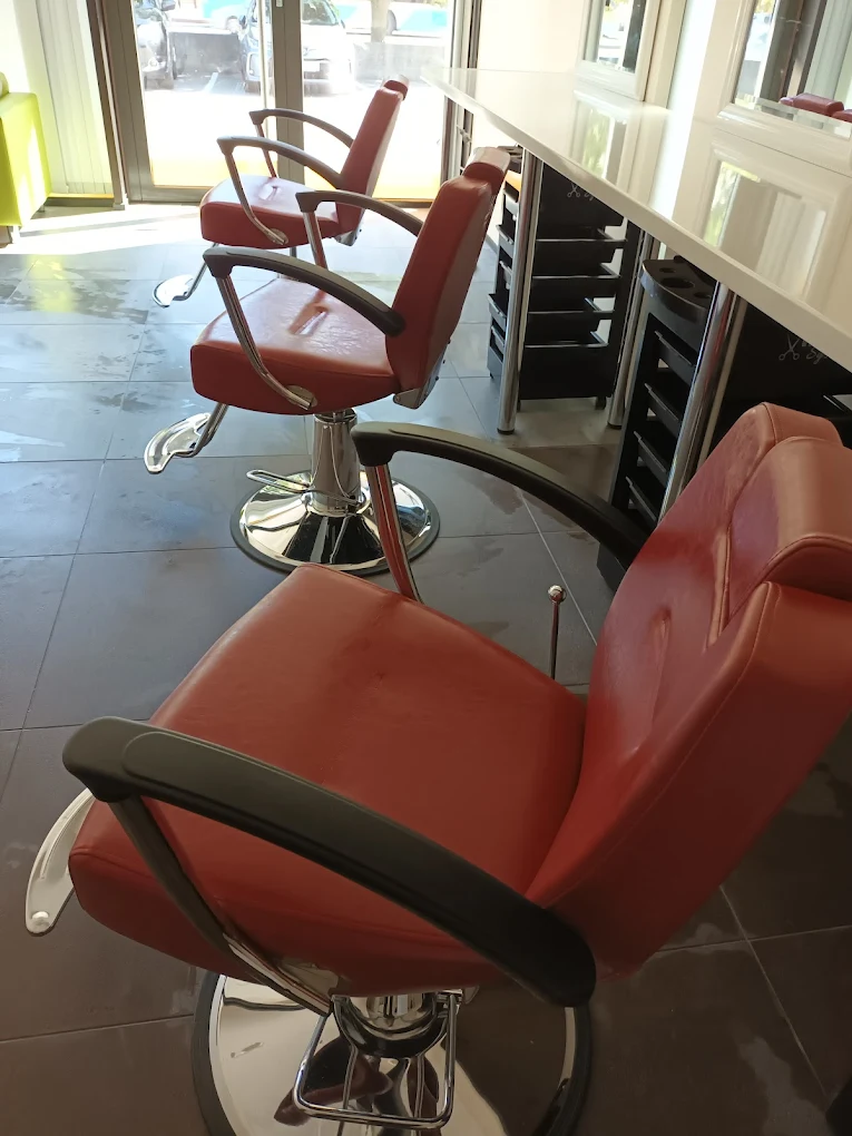 Ilusalong Goldhair Interior