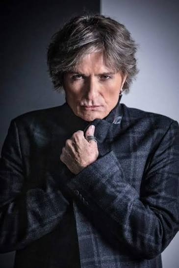 Whitesnake's David Coverdale Debuts Striking New Look