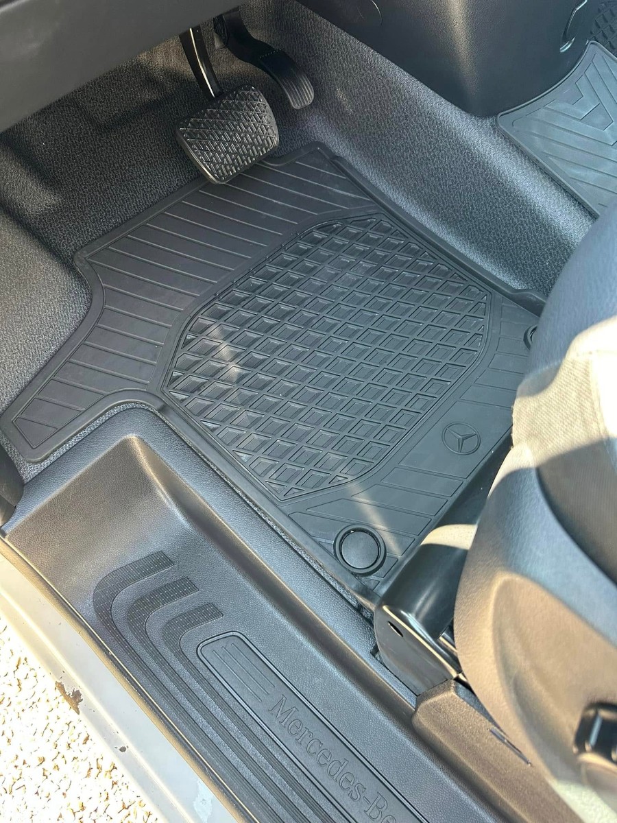 Bil klargøring - gulvmåtter EFTER