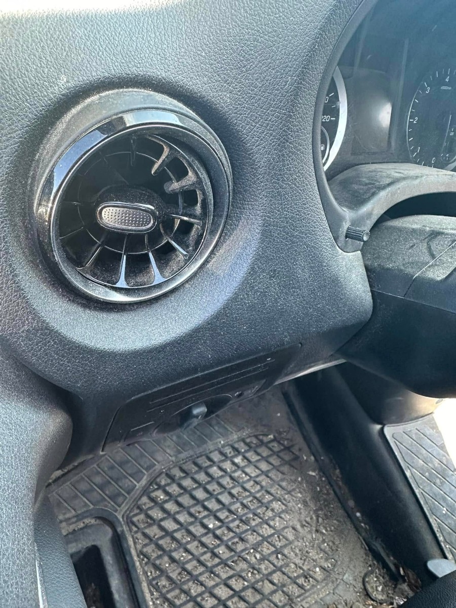 Bil klargøring - instrumentbræt FØR