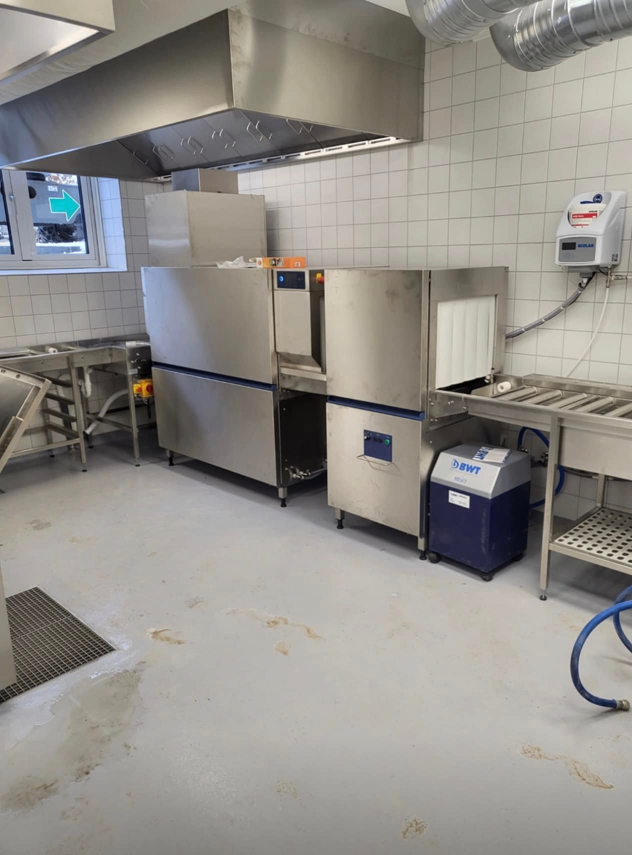 Erhvervsrengøring - erhvervskøkken FØR