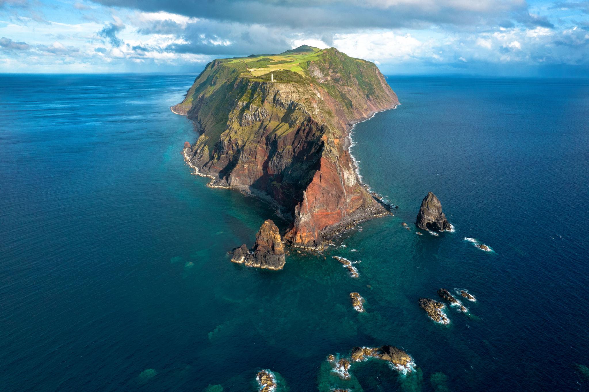 São Jorge island dramatic fajãs and Atlantic coastline, Azores