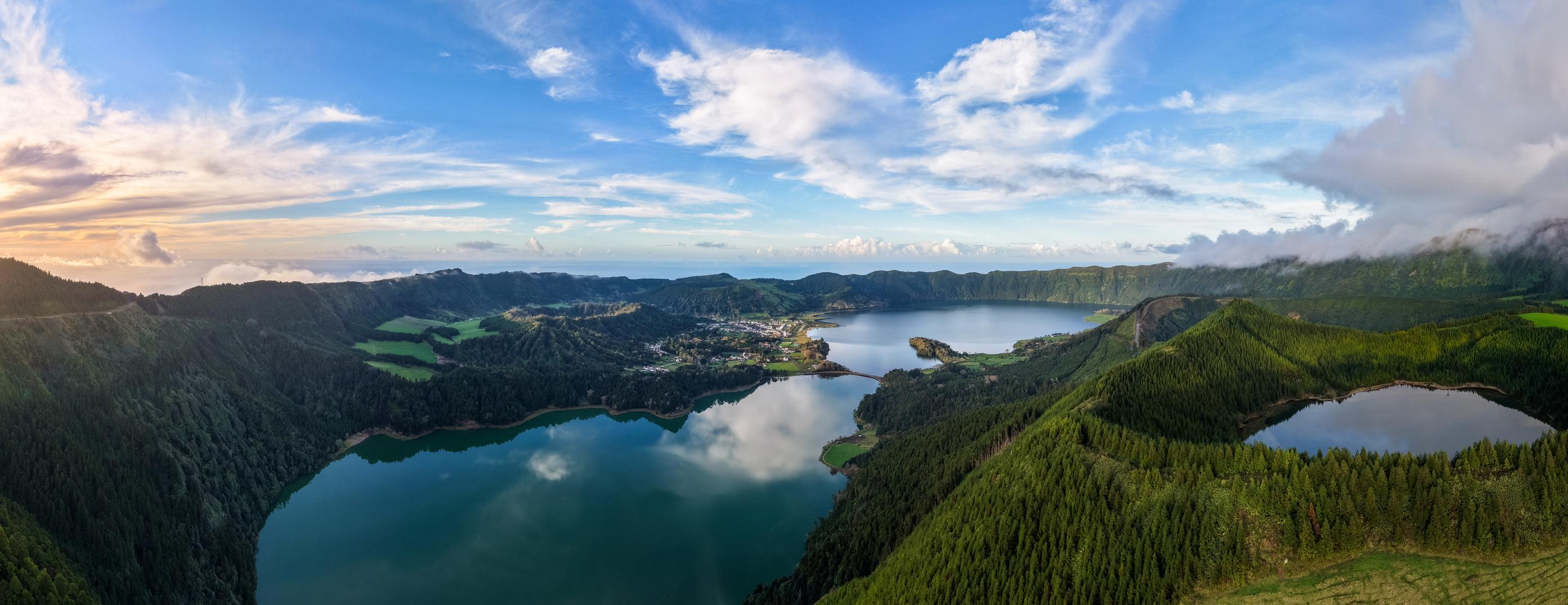 Vista do Rei viewpoint — panoramic view of both lakes
