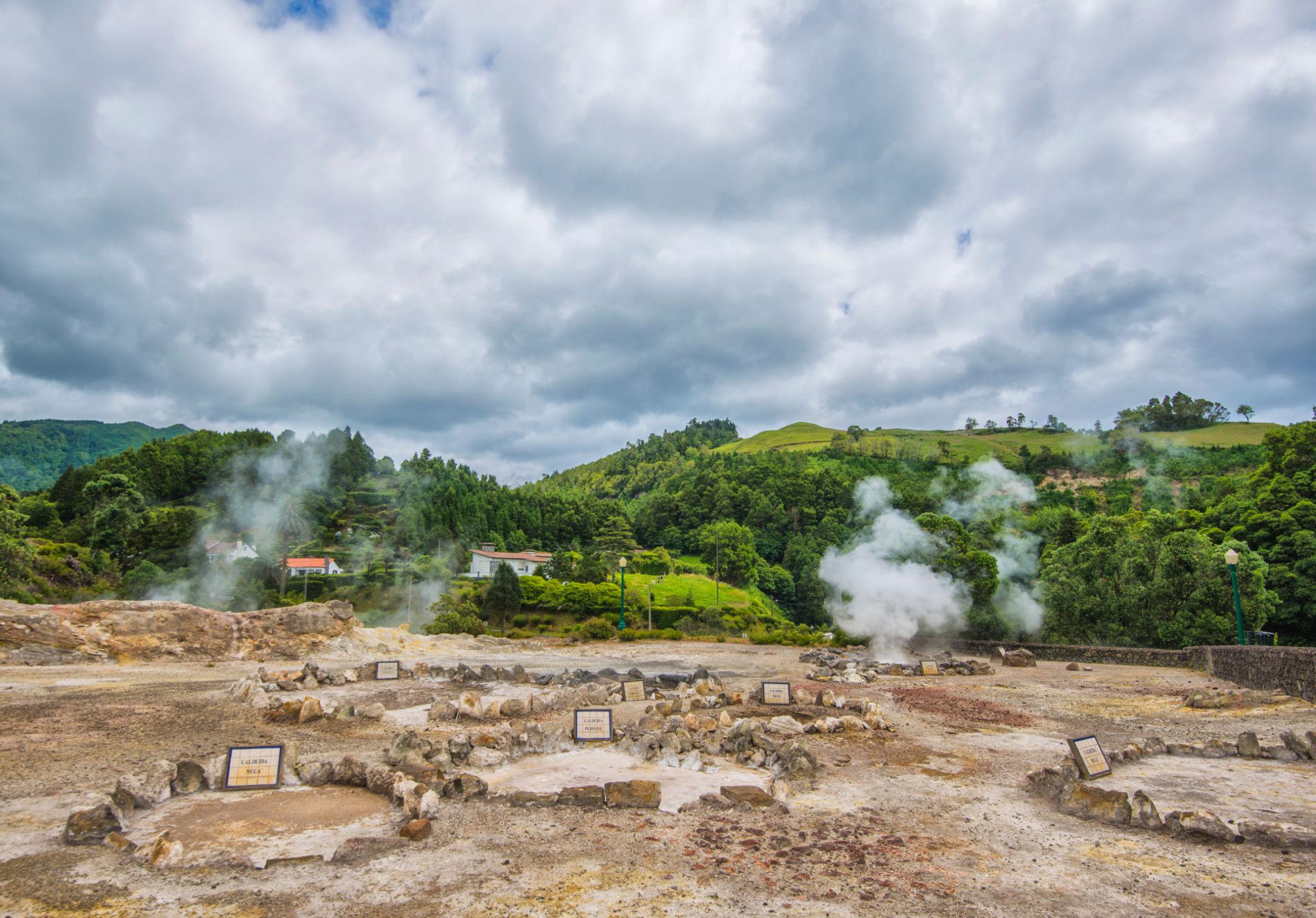 Caldeiras das Furnas — boiling mud pools at Furnas lake