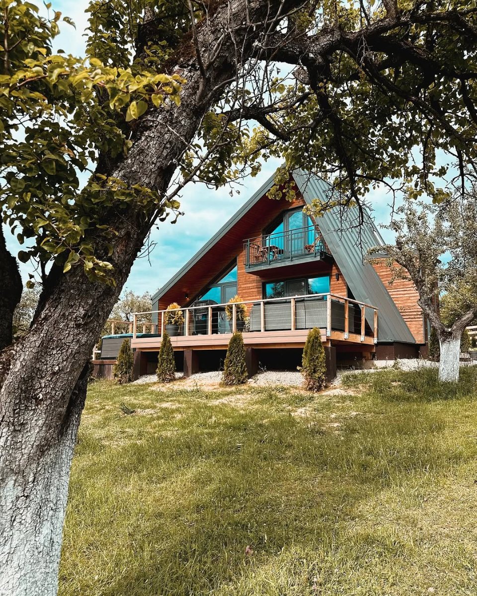 Magaliesberg Mountain Lodge - Image 1