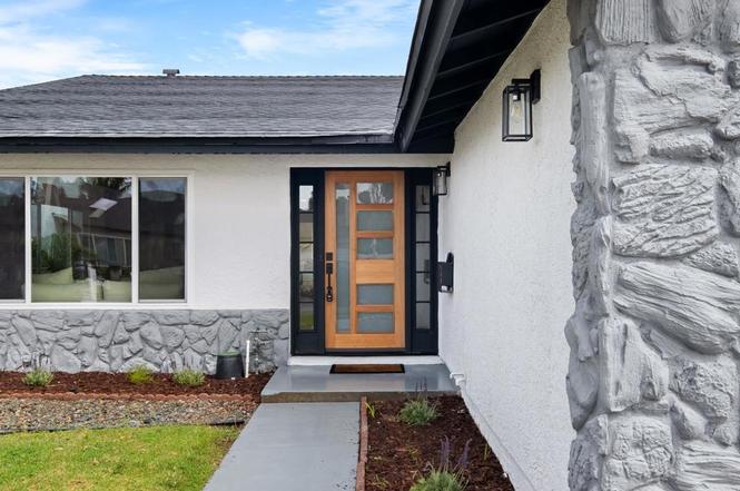 8240 Calle Calzada photo 6