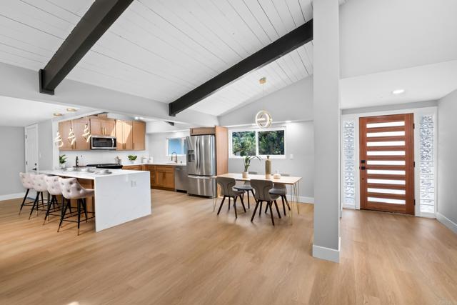 4435 Acacia Ave photo 2