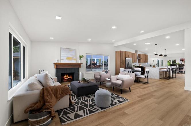 8240 Calle Calzada photo 2