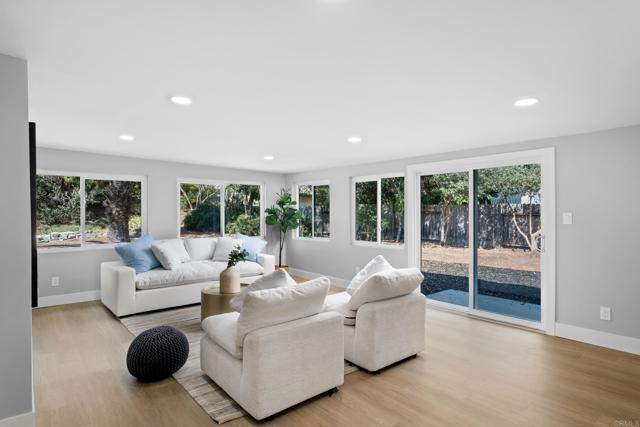 4435 Acacia Ave photo 7