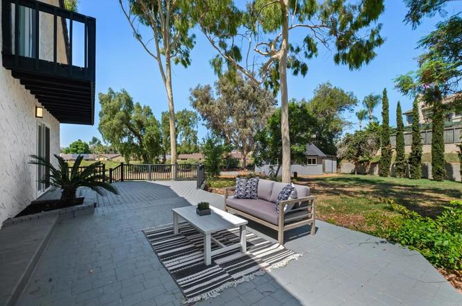 5331 Old Dairy Ct photo 3