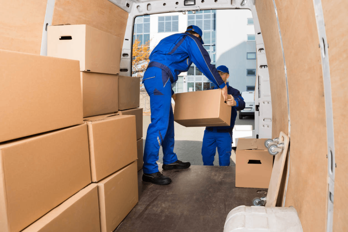 Facchinaggio e Gestione Materiali