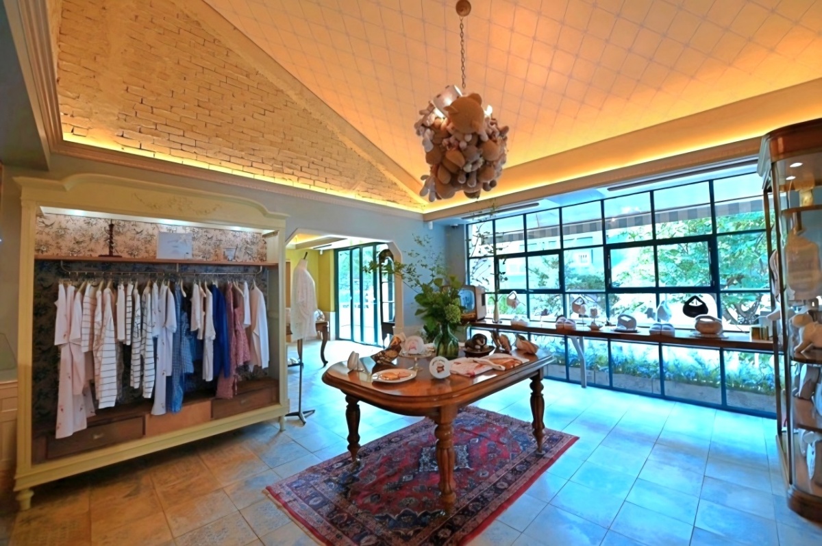 젤라또피케 한남 매장 - 퀸스앤틱 가구 인테리어 1