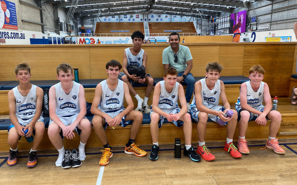 Melbourne Wolves Arctic