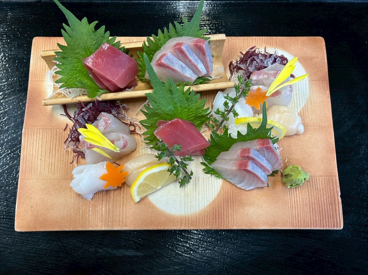 刺身盛り合わせ