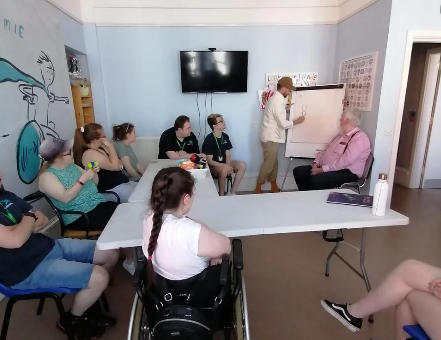 Oliver Jeffers with young people at Autonomie