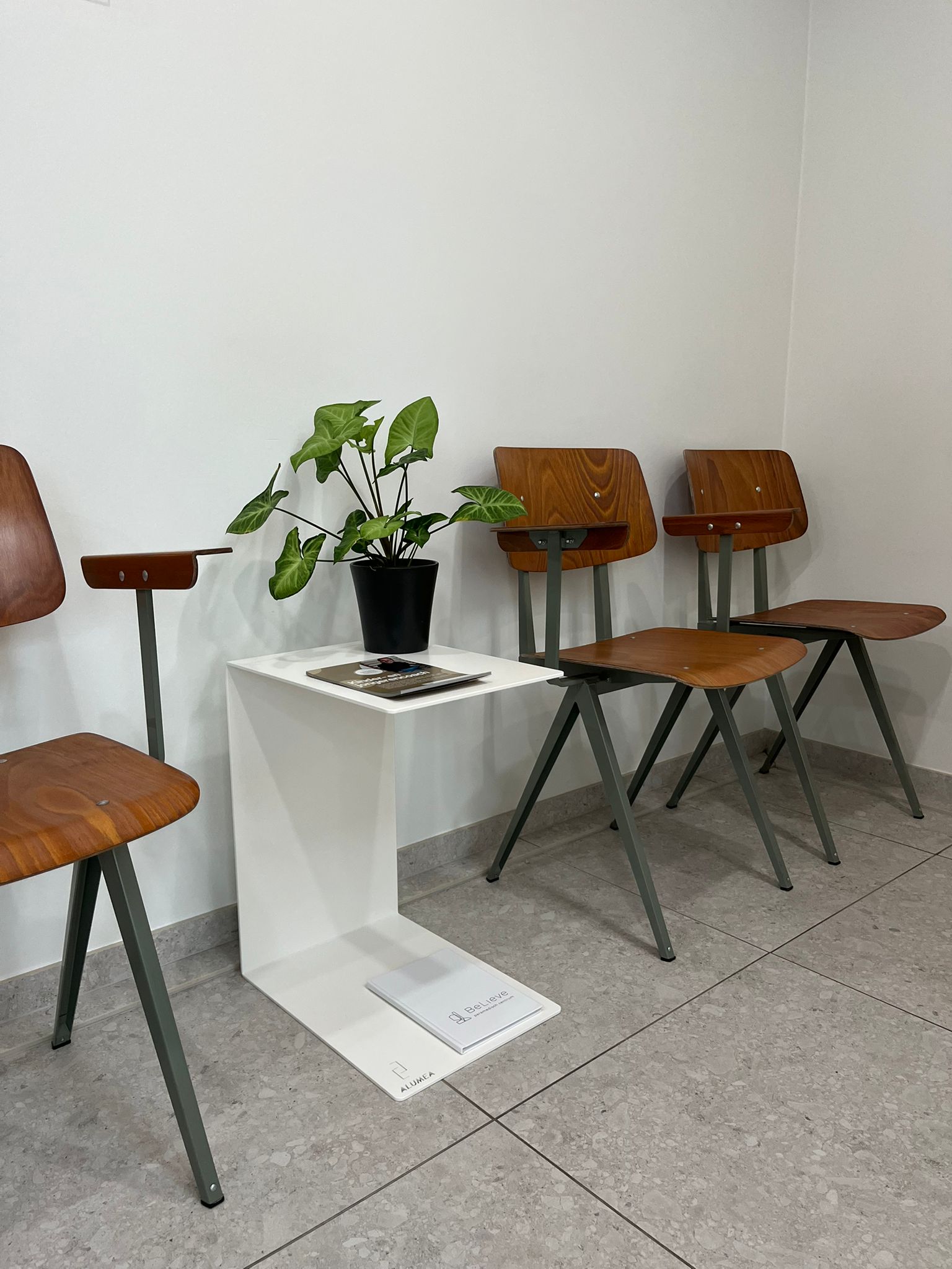 Alumea Tafel in Advocatenkantoor