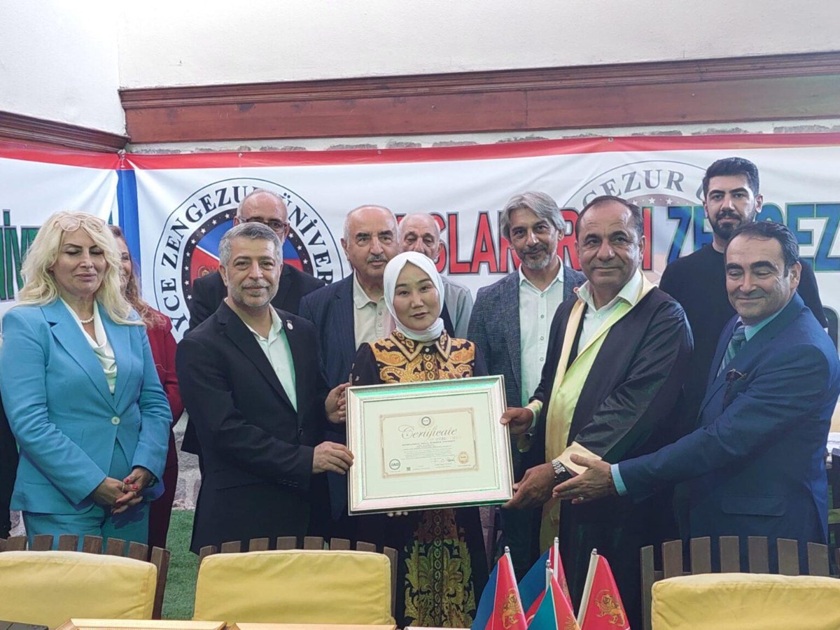 Zengezur Üniversitesi Sertifika Töreni