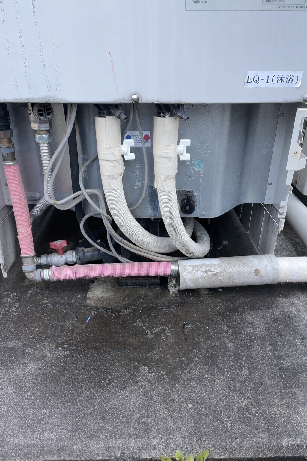 ヒートポンプ渡り配管交換施工後 ヒートポンプ渡り配管交換施工後