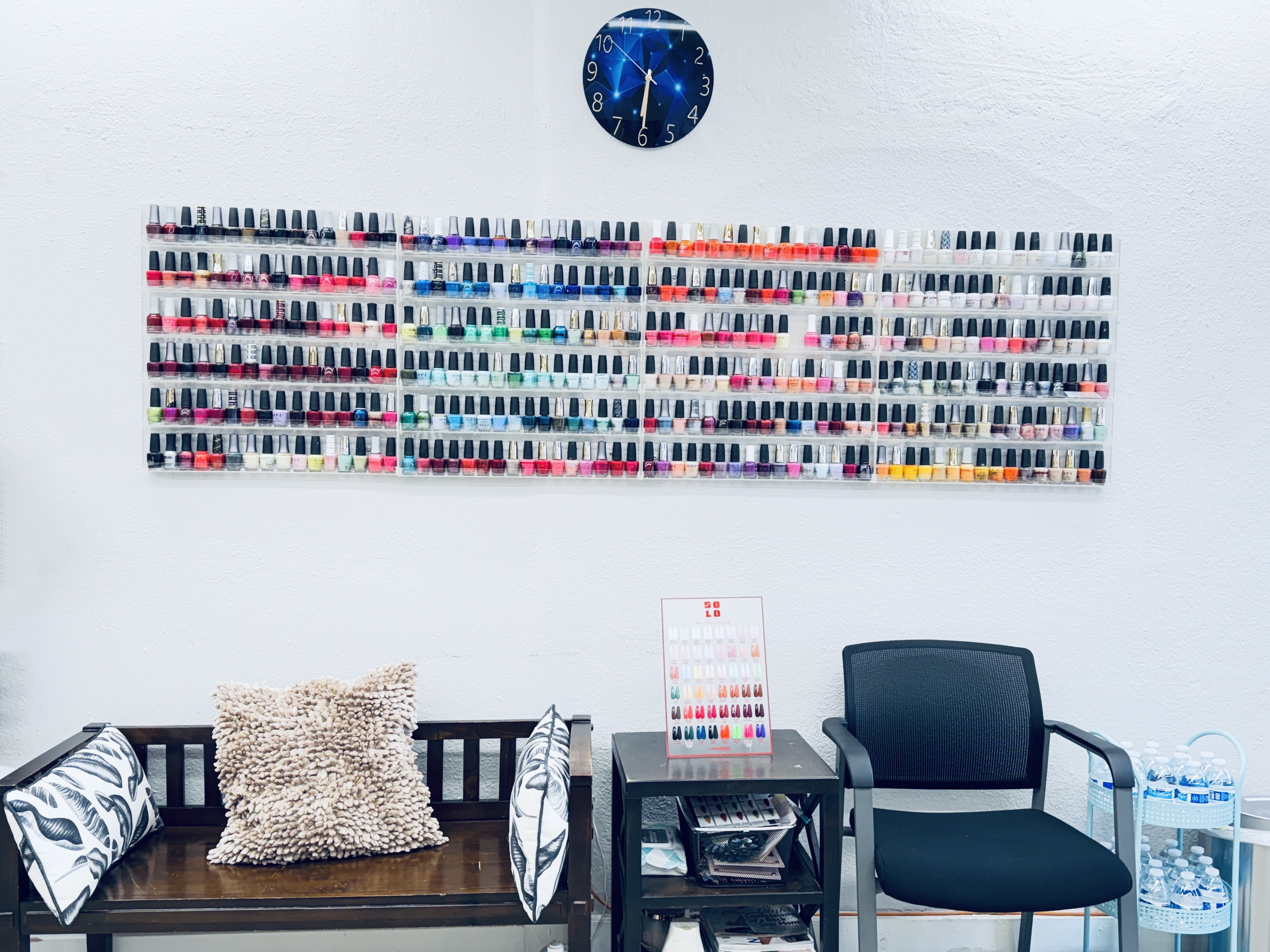 LyLy Nails Salon Interior
