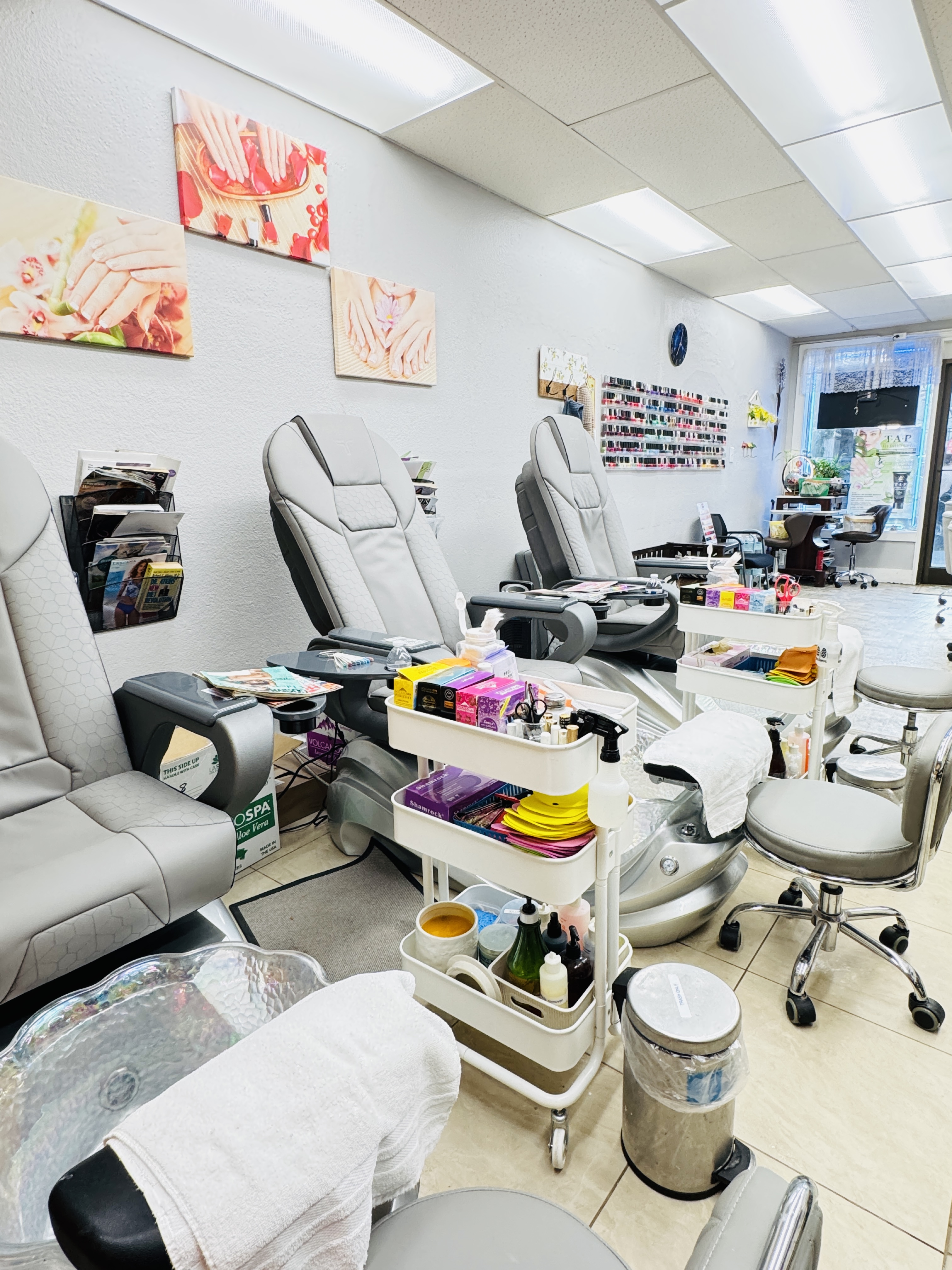 LyLy Nails Salon