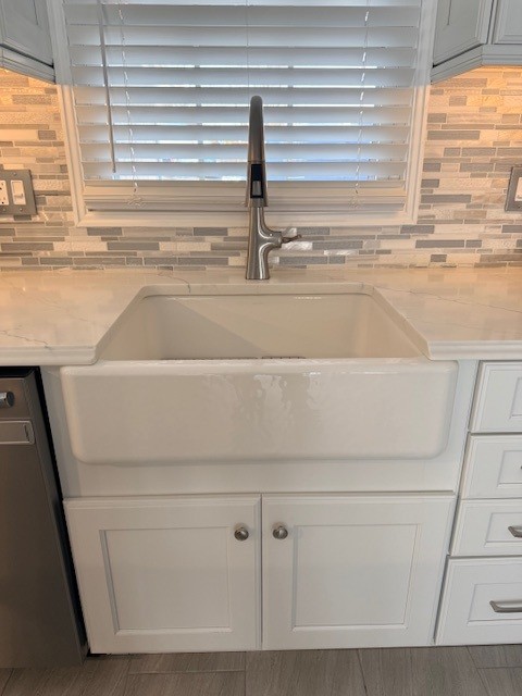 Farmhouse sink installation