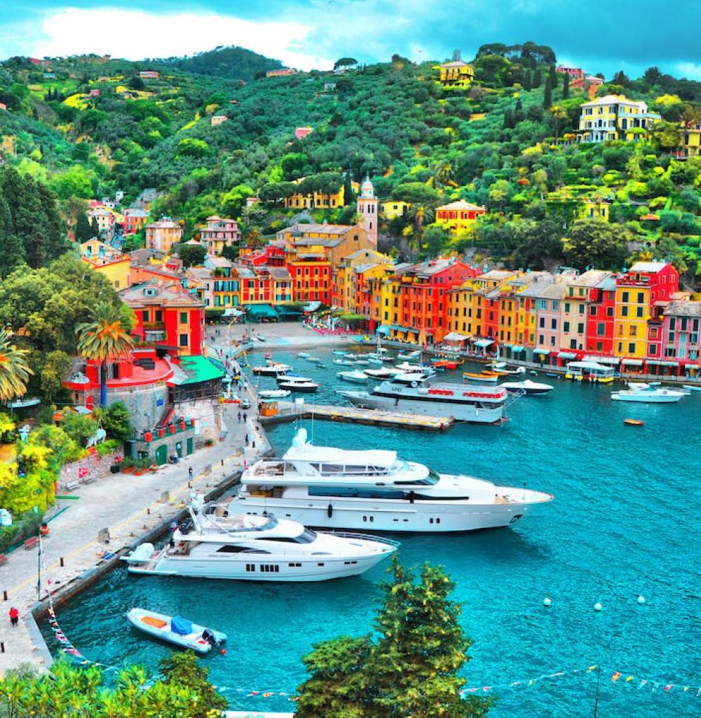 Access exclusive island marinas from Capri to Positano.